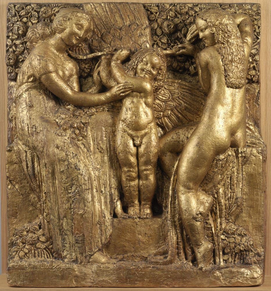 Bas-relief en plâtre doré représentant le dieu Eros, par Alfred-Augute Janniot