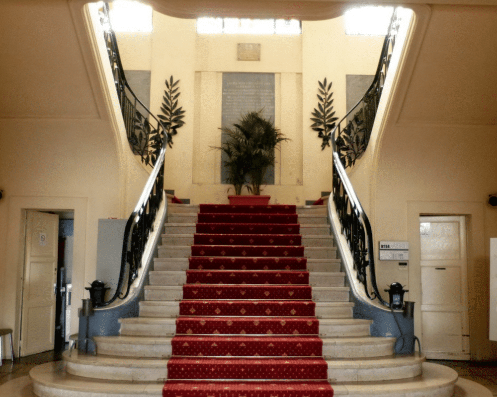 Escalier de l’Hôtel de Ville d’Albert