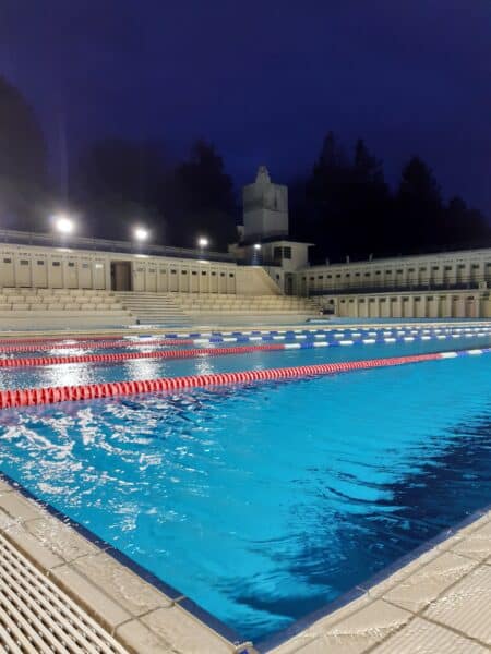 Ce soir j'ai piscine : baignade au coucher du soleil
