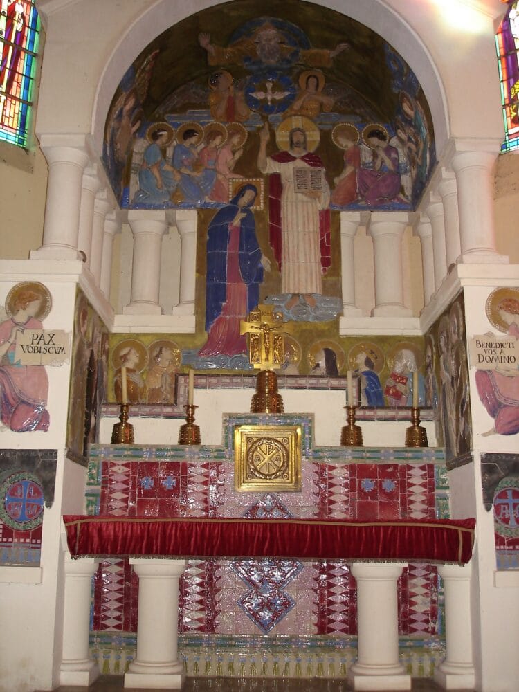 Eglise d’Irles, Pays du coquelicot