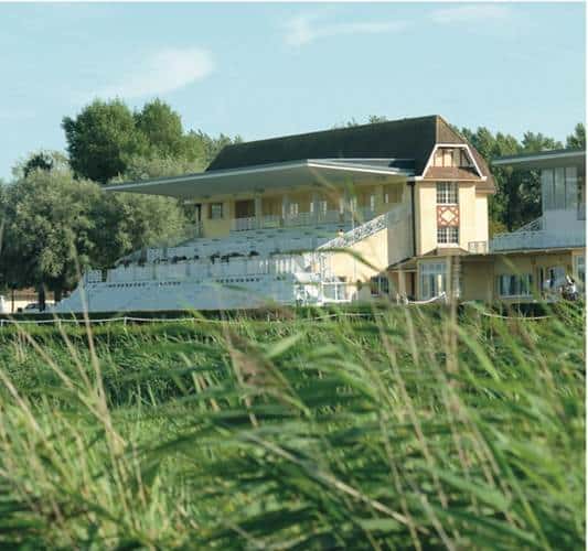 Les tribunes de l’Hippodrome