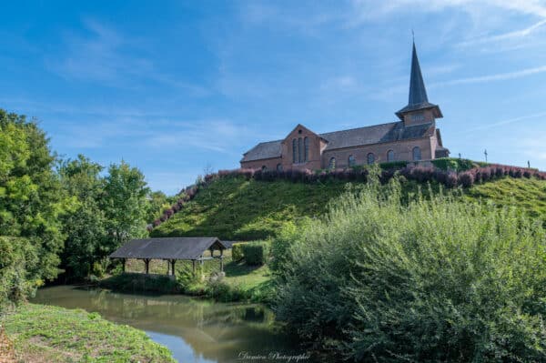 Entre reconstruction et reconstitution : Églises Saint-Maixent et Sainte-Benoîte