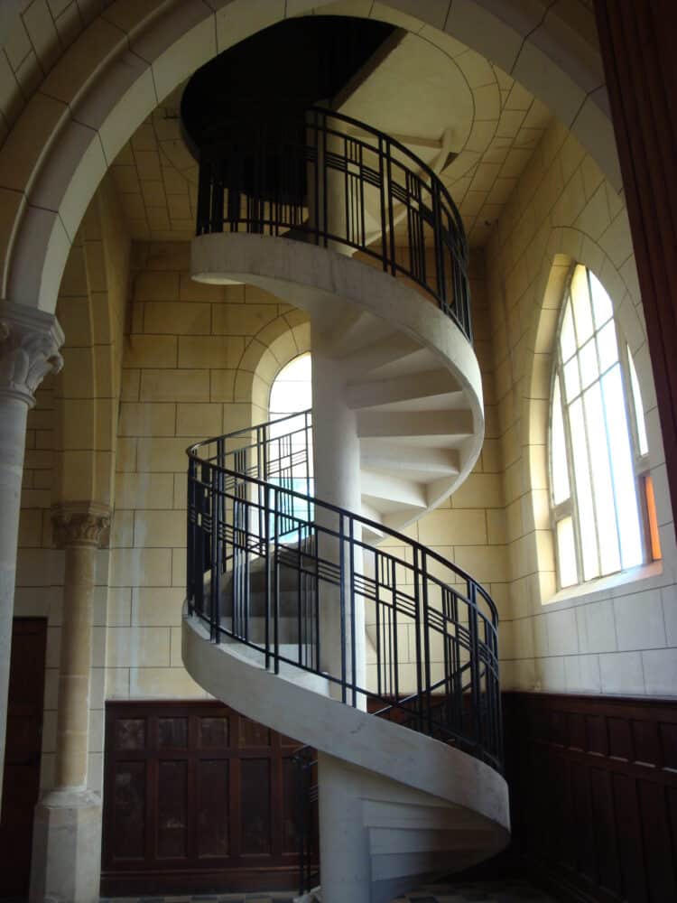 Escalier Église Notre-Dame