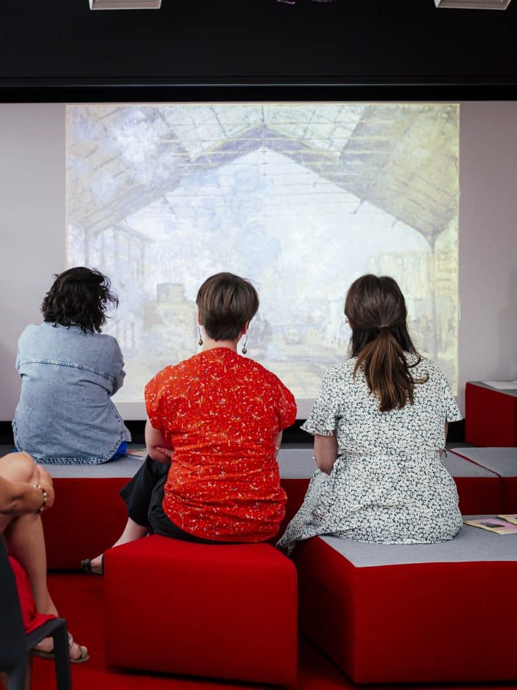 Projection Micro-Folie